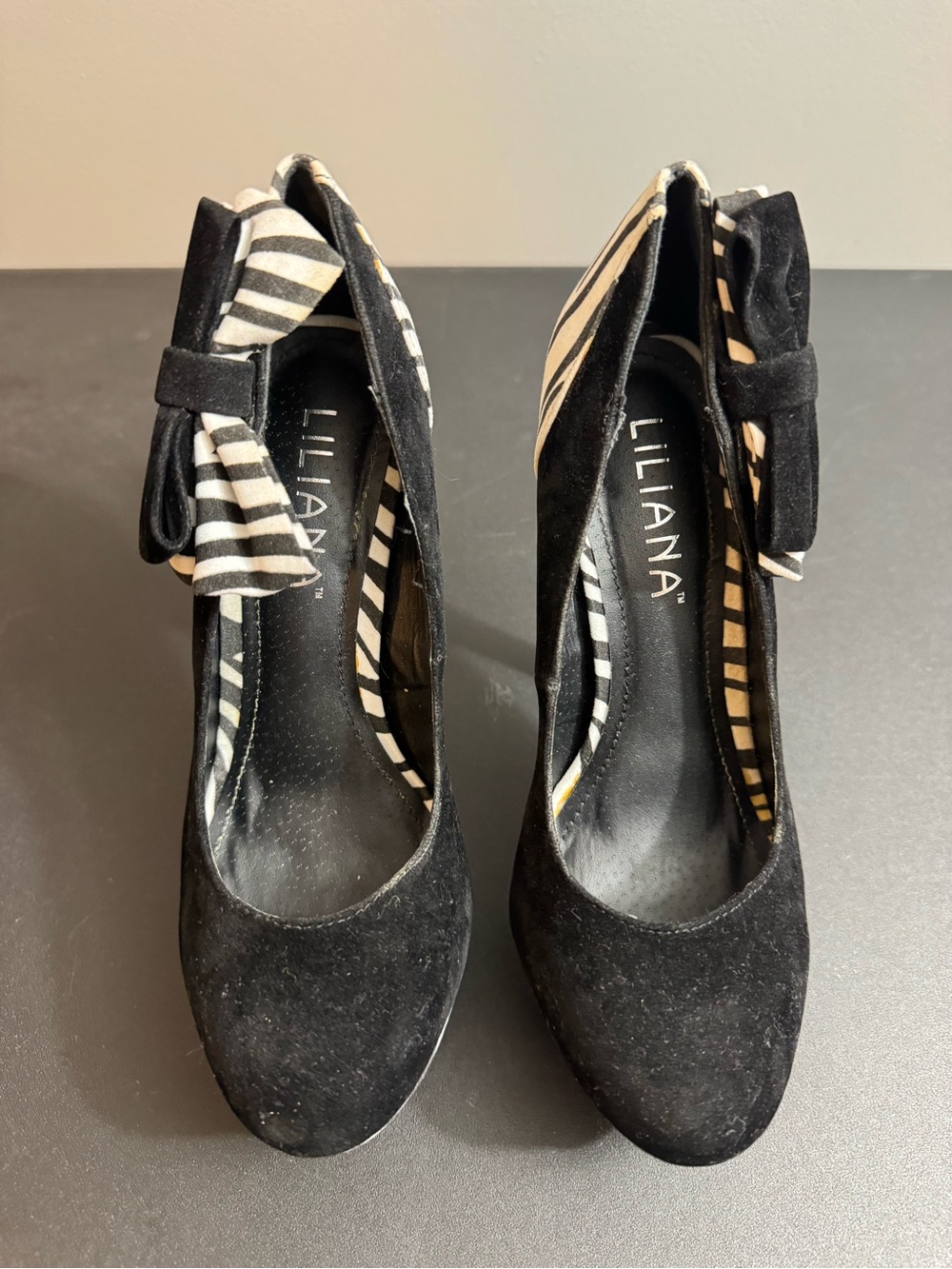 Liliana Black Suede Pumps with Zebera Bow